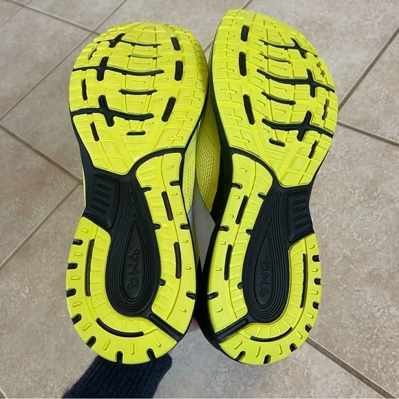 BROOKS ANTHEM 5 MENS VIBRANT YELLOW SNEAKERS LACE UP RUNNING SHOES SIZE 14 D - Picture 5 of 8